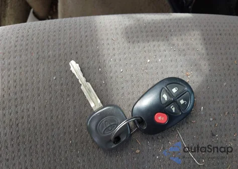 2004 Toyota Sienna Le из США, поврежденный, VIN 5TDZA23C84S099188